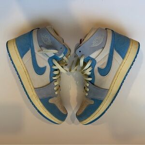 Jordan Women's Sneakers in Blue and Cream